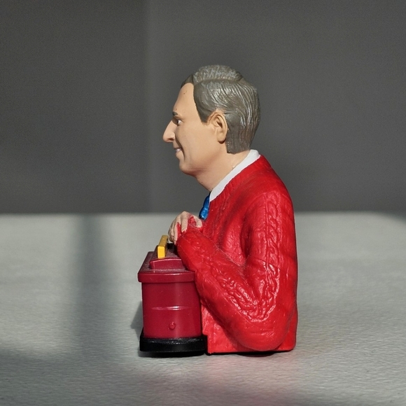 2019 Mister Rogers Talking Figurine 3.25" x 3", Fred Rogers - Picture 3 of 8